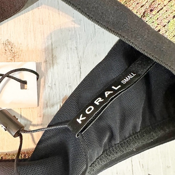 KORAL Tax Infinity Sports Bra Snakeprint Size Small Reptile - Picture 6 of 8